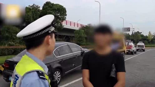 四歲兒子開車兩歲女兒坐副駕，道路交通安全不容忽視